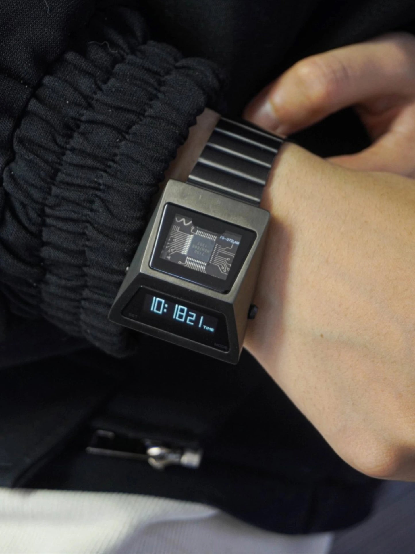 BENLYDESIGN-CYBER TANK /SOLAR/CYBERPUNKS-SS WRIST WATCH 3000-C - REQUIRED PRE-ORDER CHAT WITH US ON WEB