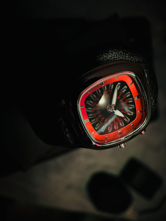 RETRO VIBES. DYNAMIC FLICKER. PURE STAINLESS STEEL - SQUARE DIAL