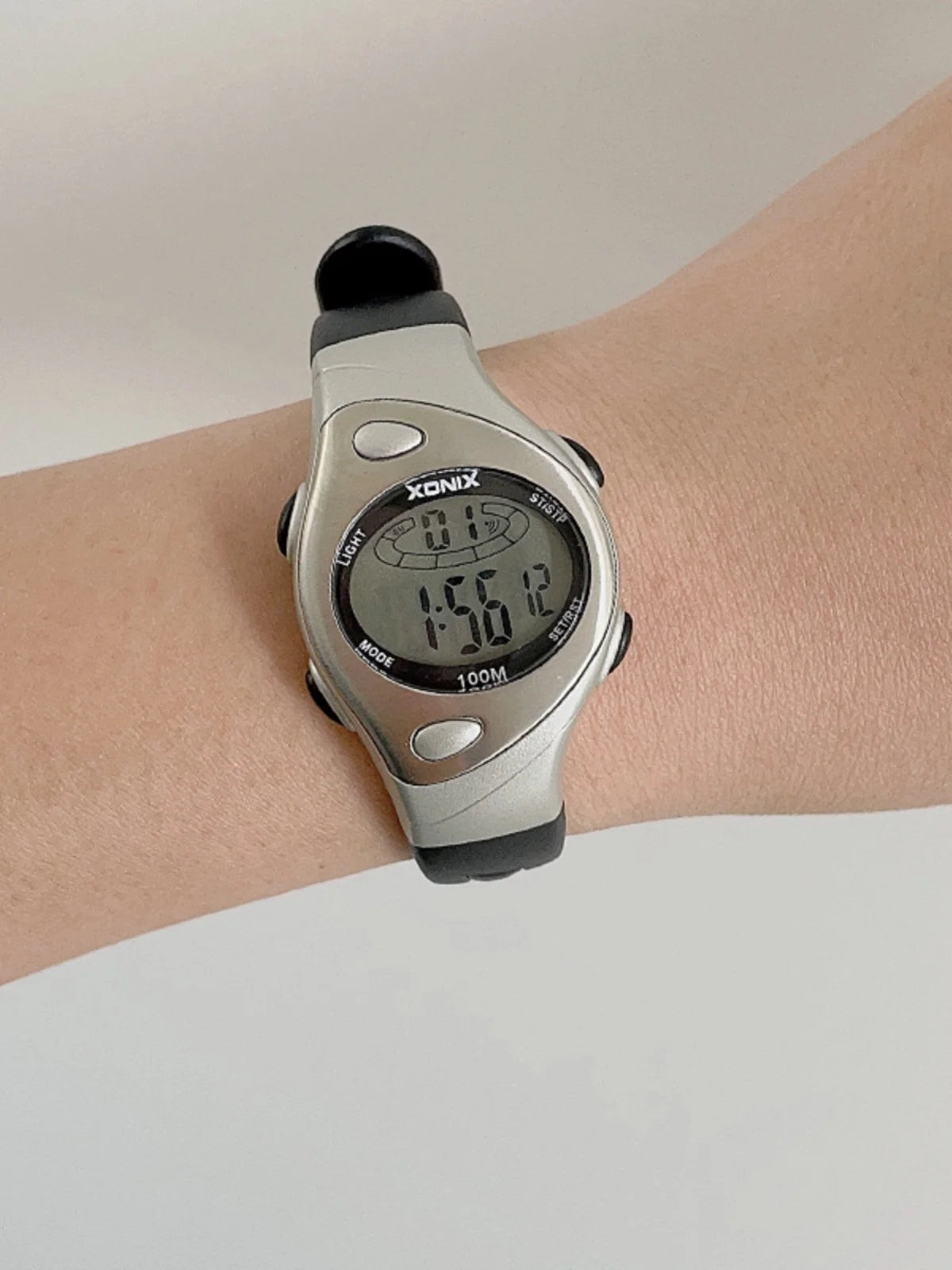 y2k RETRO OLD SCHOOL  WRIST WACTH