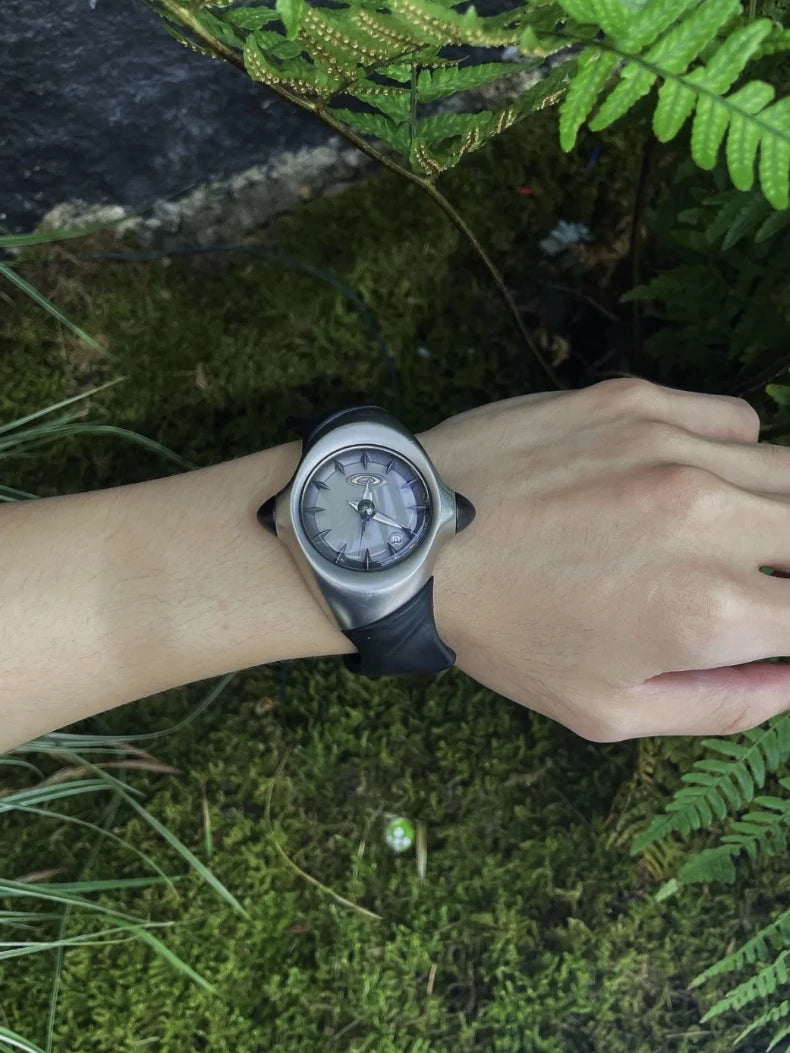 Alien Crush Oakley Style European and American Watch Rare Ins Same Style Niche Design