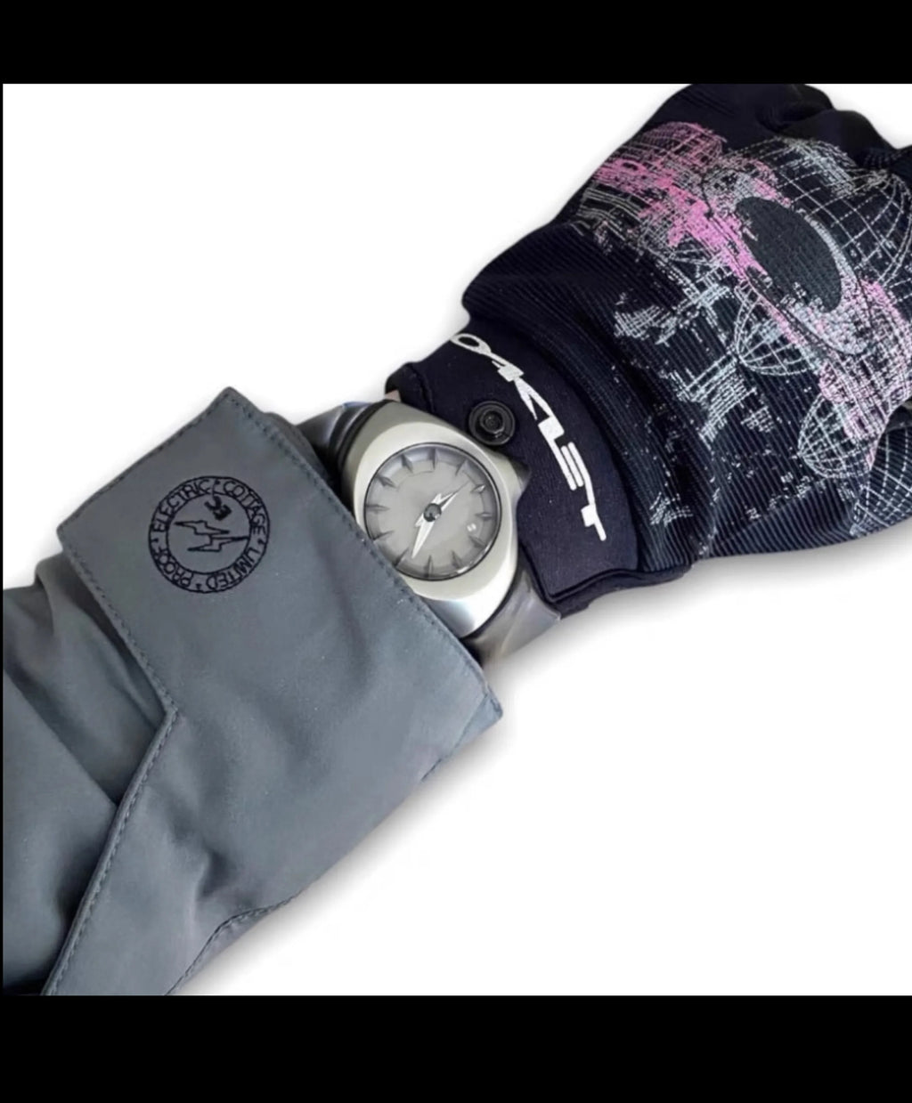 Alien Crush Oakley Style European and American Watch Rare Ins Same Style Niche Design