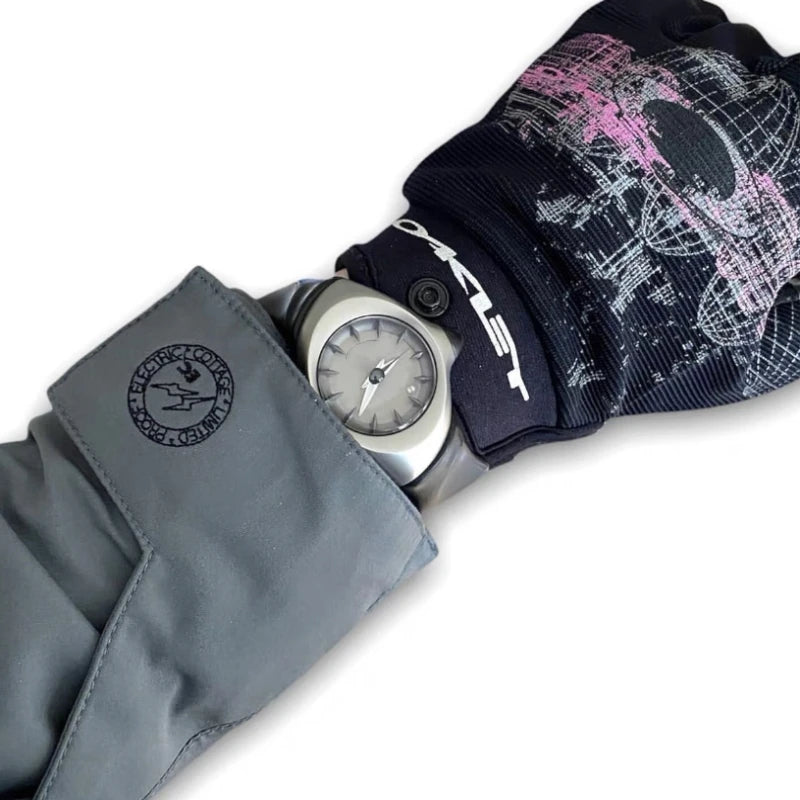 Alien Crush Oakley Style European and American Watch Rare Ins Same Style Niche Design