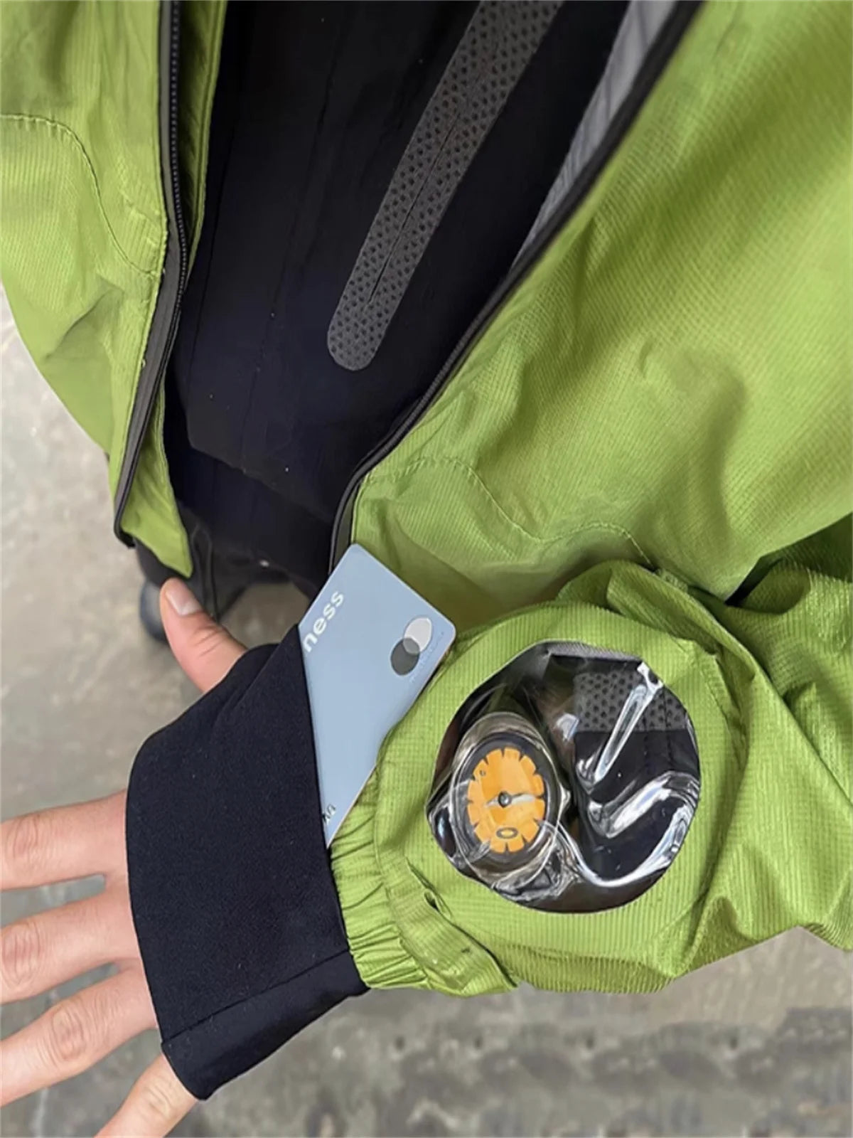 Alien Crush Oakley Style European and American Watch Rare Ins Same Style Niche Design