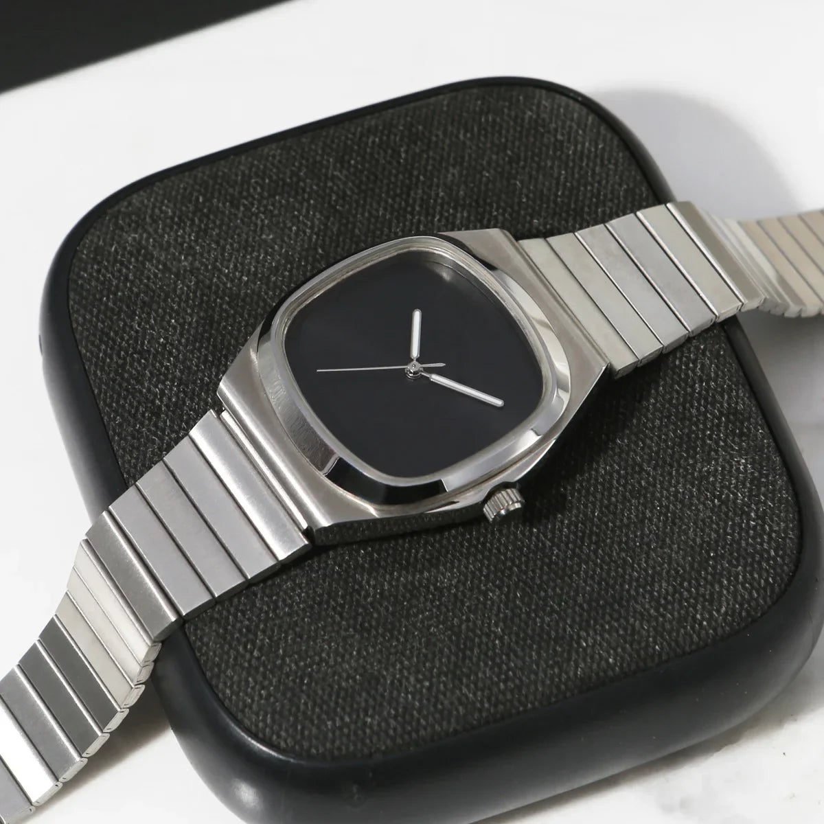 Couple Watch for Men Women Reloj Mujer Man Quartz Wristwatch Male Luxury Black Sliver Color Vintage Ladies Stainless Steel Clock