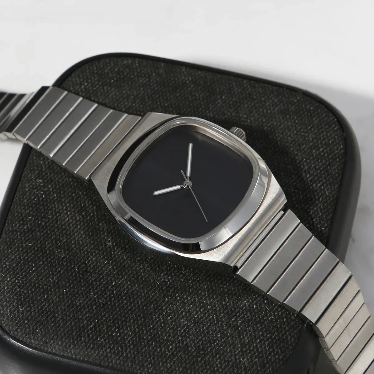 Couple Watch for Men Women Reloj Mujer Man Quartz Wristwatch Male Luxury Black Sliver Color Vintage Ladies Stainless Steel Clock