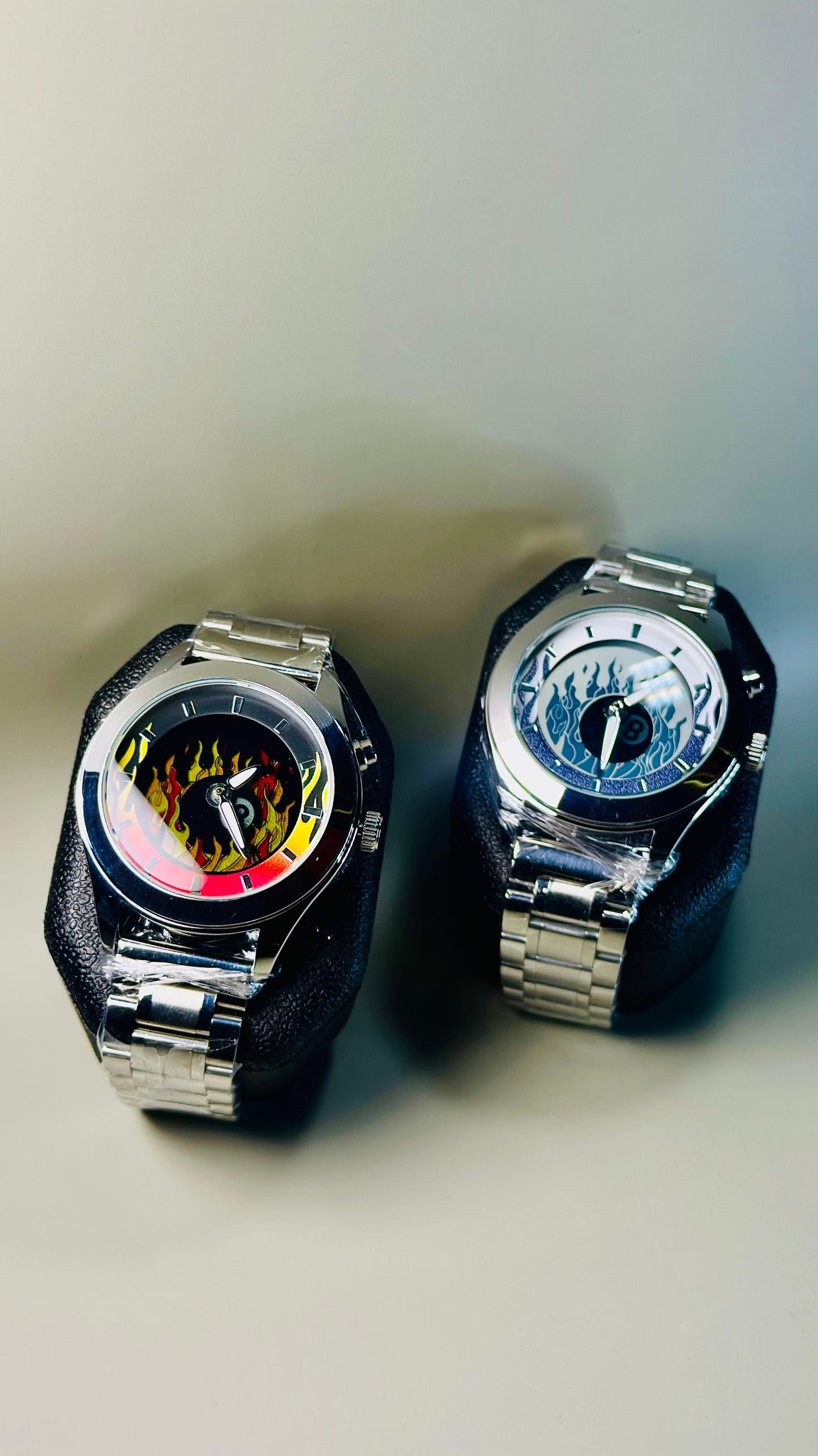 The Flame 8-Ball Retro - Animation on Your Wrist