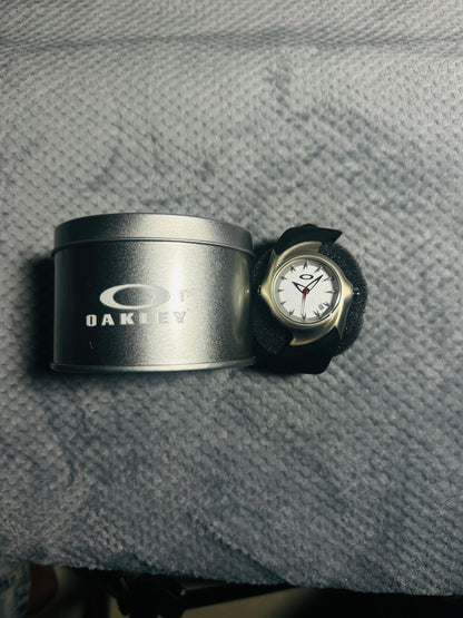 OAKLEY CRUSH 2.0 – Y2K ICON REBORN