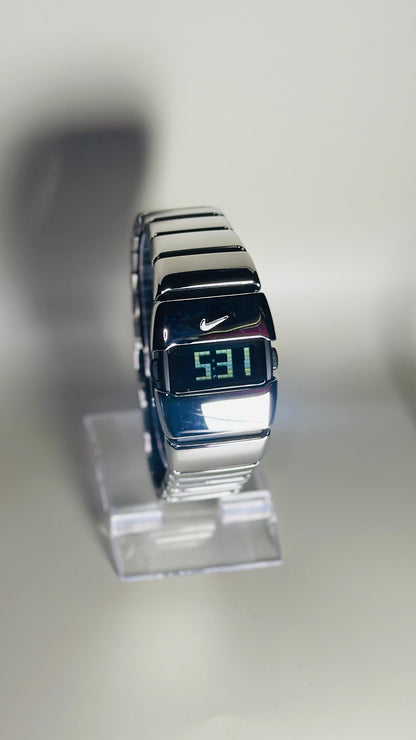 D-LINE – RETRO STEEL POWER