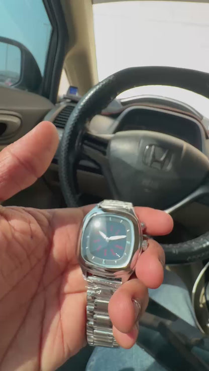 Time That Flickers — Style in Motion - Square Dial